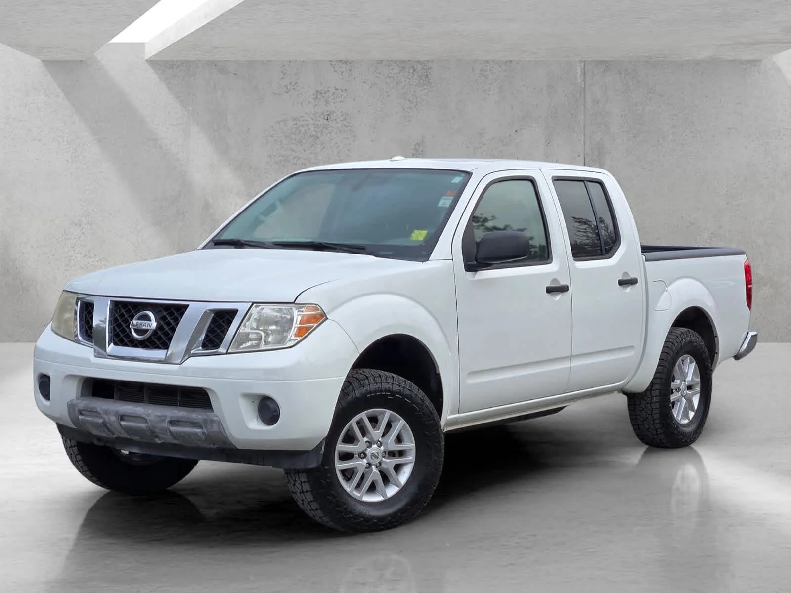 Used 2016  Nissan SV image 8