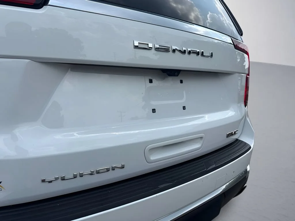 Used 2025 Summit White GMC Denali image 37
