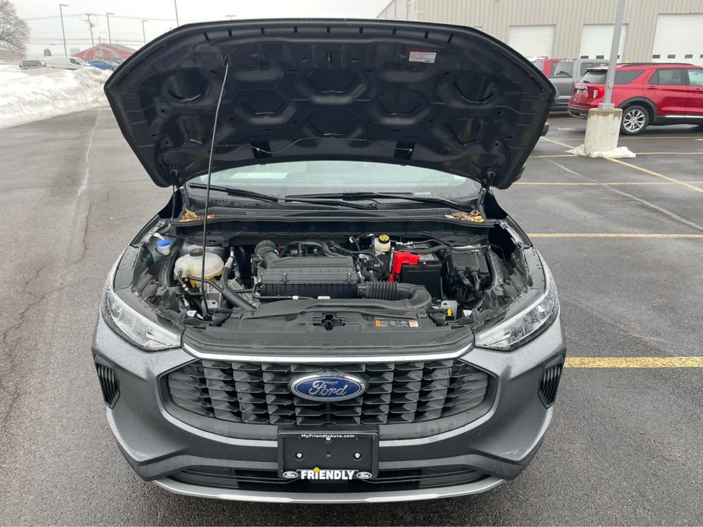 Used 2025 Gray Ford Active image 31