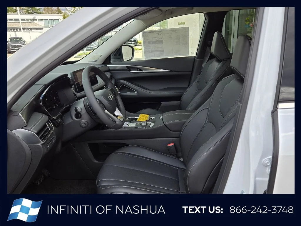 New 2027 RADIANT WHITE INFINITI Luxe AWD image 3