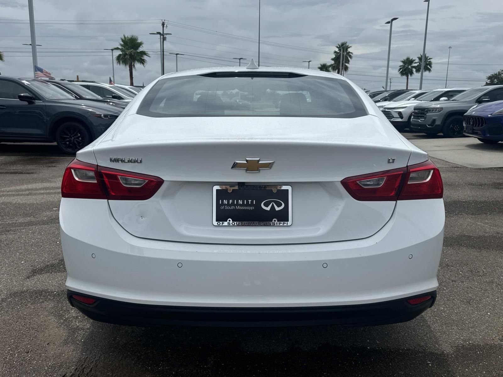 Used 2025 White Chevrolet LT image 6