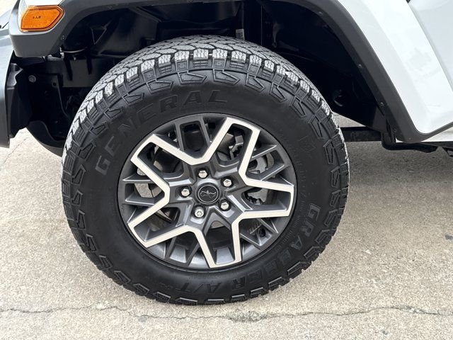 2025 Jeep Wrangler 4-Door Sahara - Photo 13