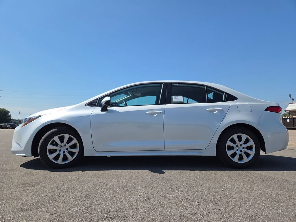 New 2026 Wind Chill Pearl Toyota LE image 18