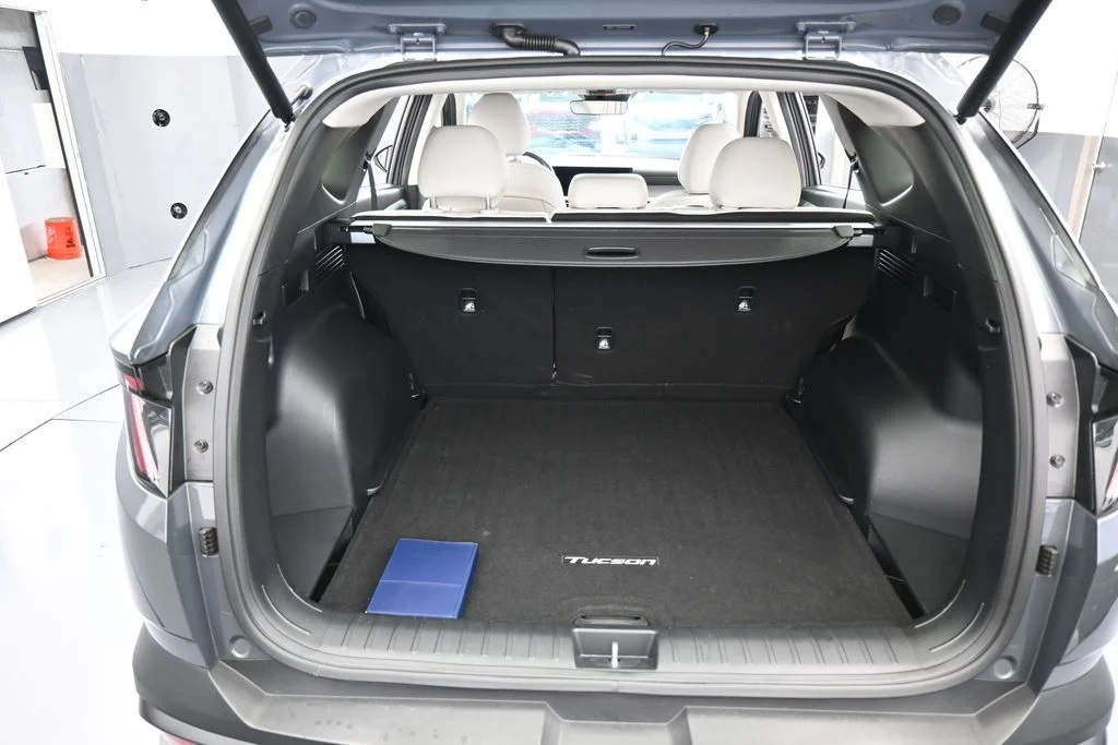 Used 2025 Ecotronic Gray Hyundai SEL Convenience image 42