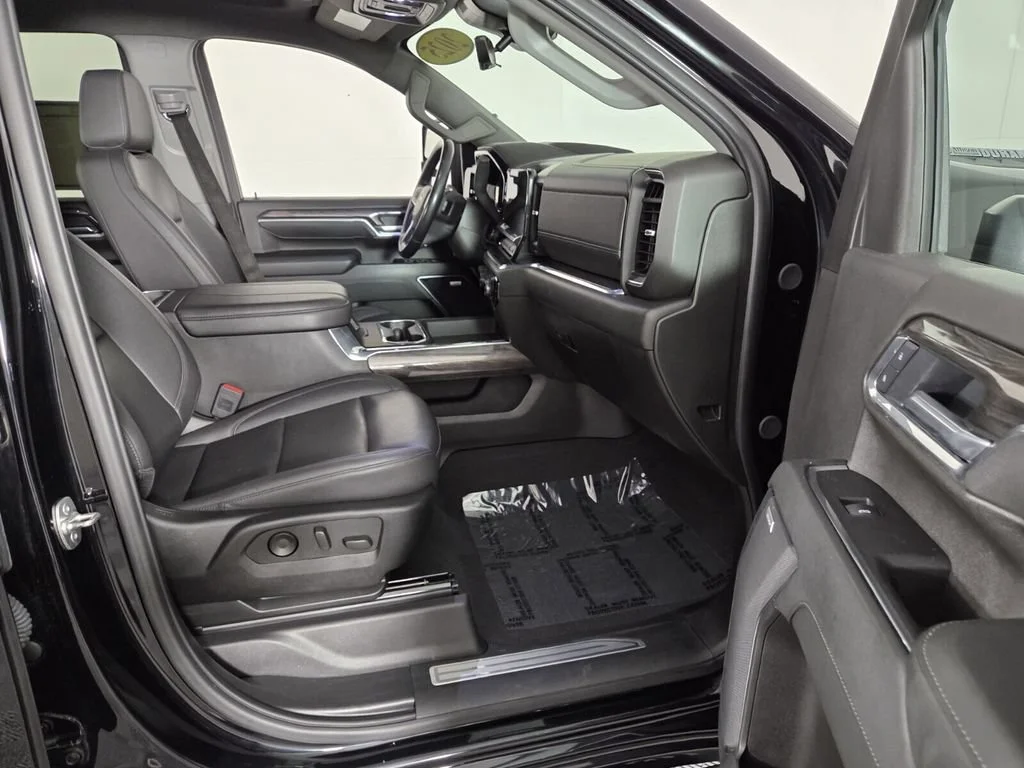 Used 2025 Black Chevrolet LTZ image 32