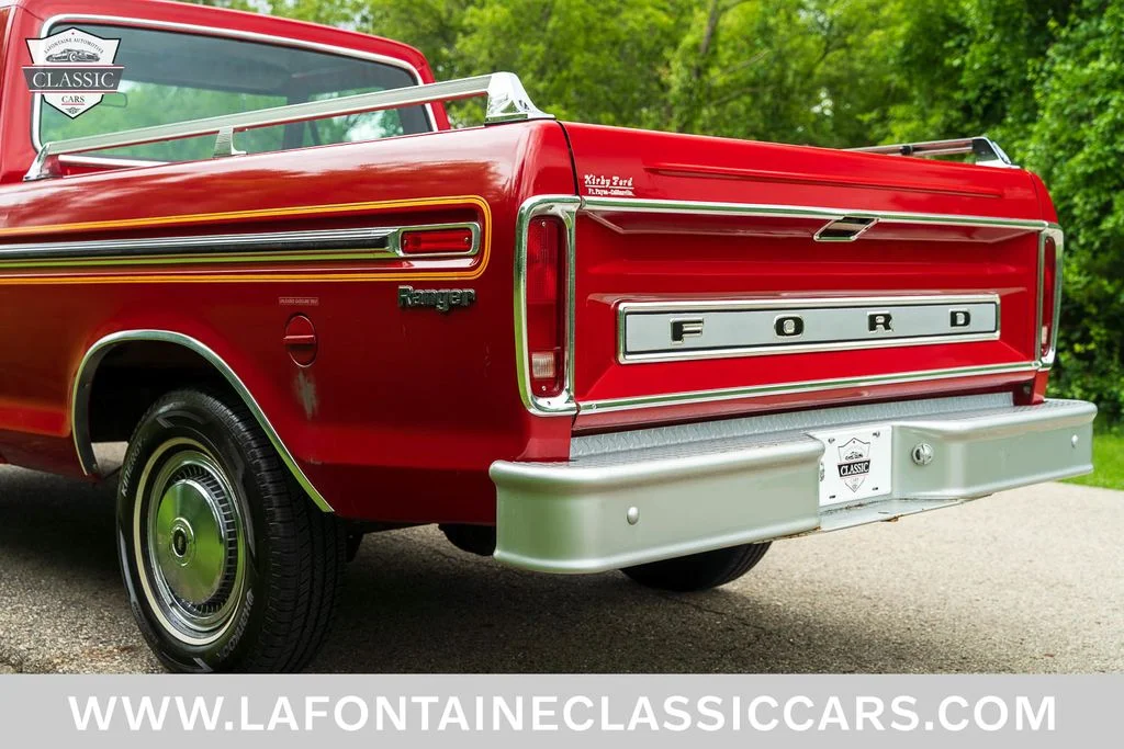 Used 1975 Red Ford  image 50