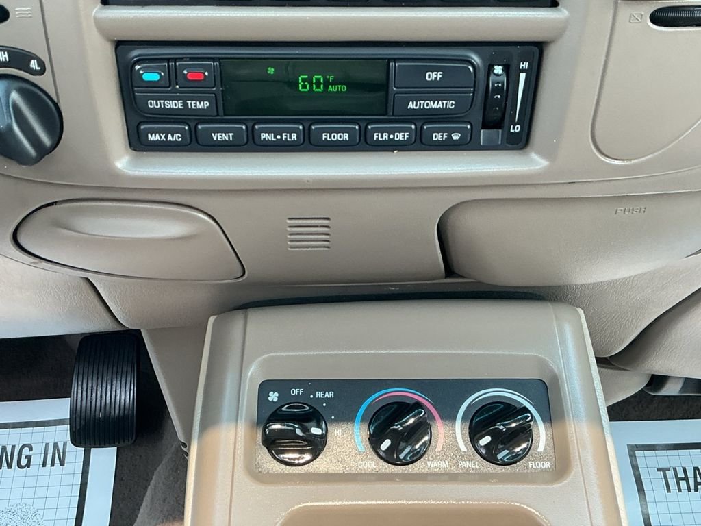 Used 2000 White Ford Eddie Bauer image 16