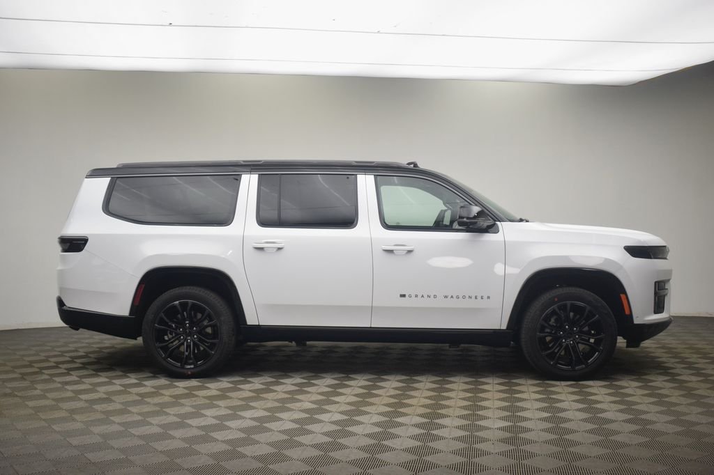 New 2026 Bright White Clear-Coat Exterior Paint Jeep Summit Reserve image 4