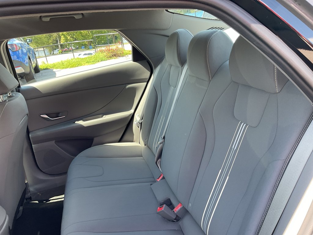 Used 2023 Onyx Black Hyundai Blue image 17