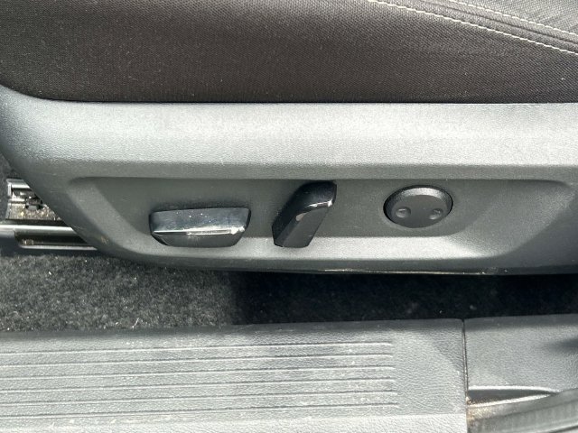 Used 2025 Gray Nissan SV image 29