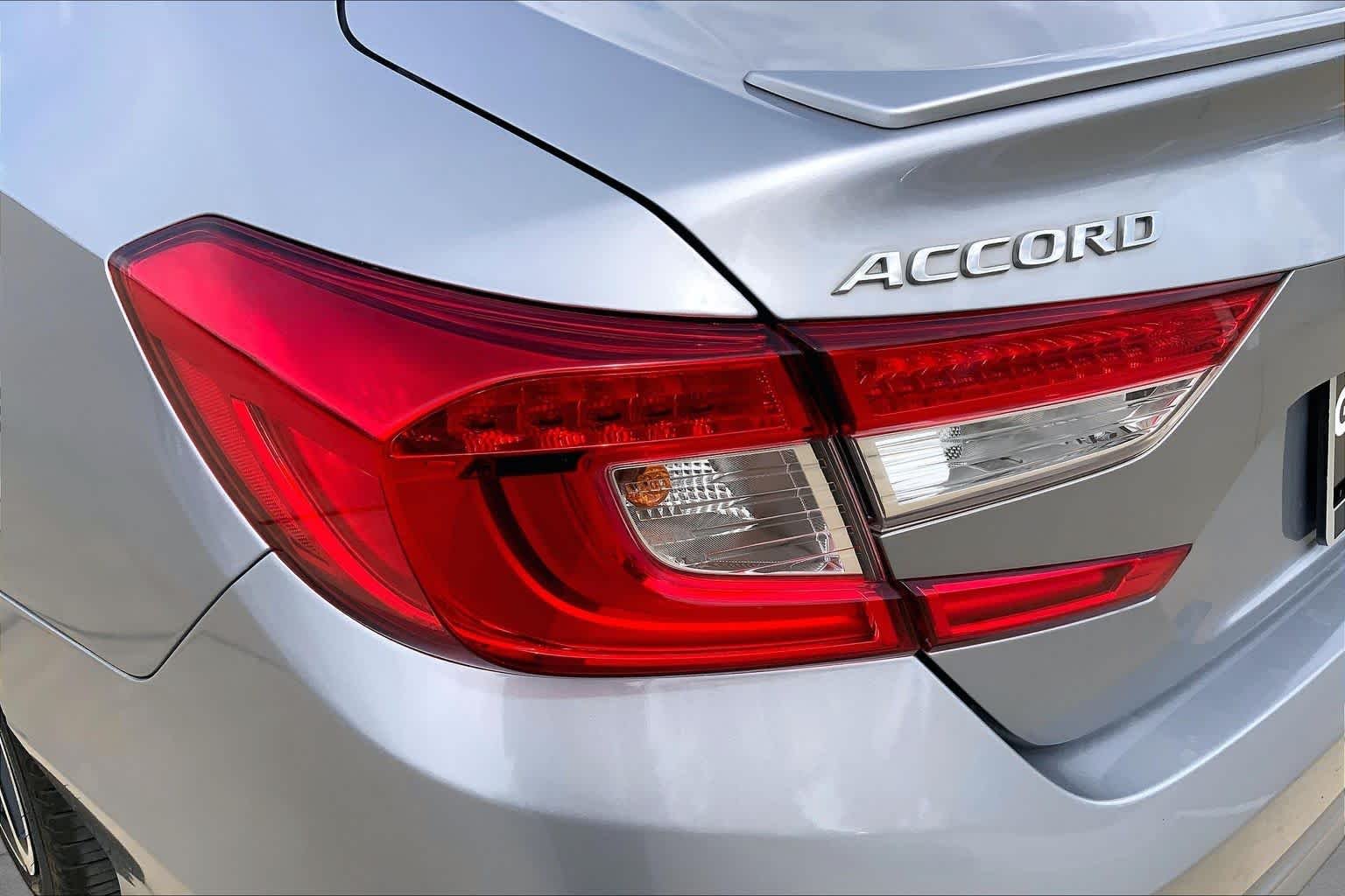 Used 2020 Lunar Silver Metallic Honda Sport image 29