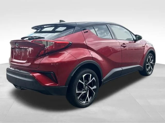 Used 2020 Red Toyota XLE image 5