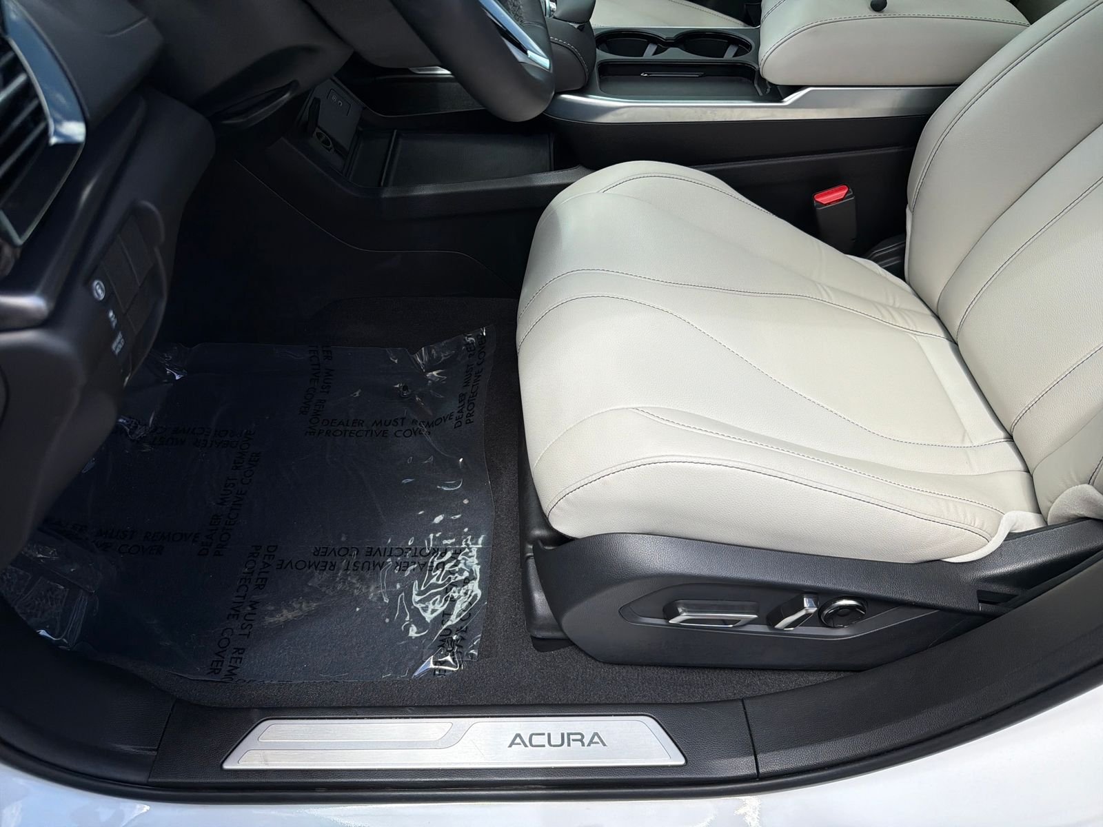 Certified Used 2025 Platinum White Acura Base image 31