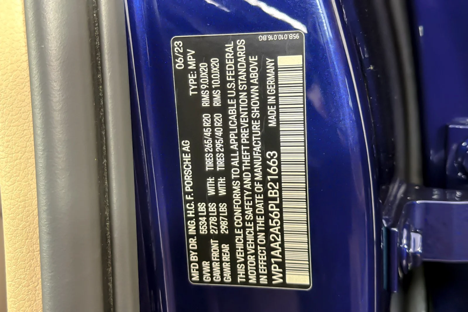 Used 2023 BLUE Porsche  image 27