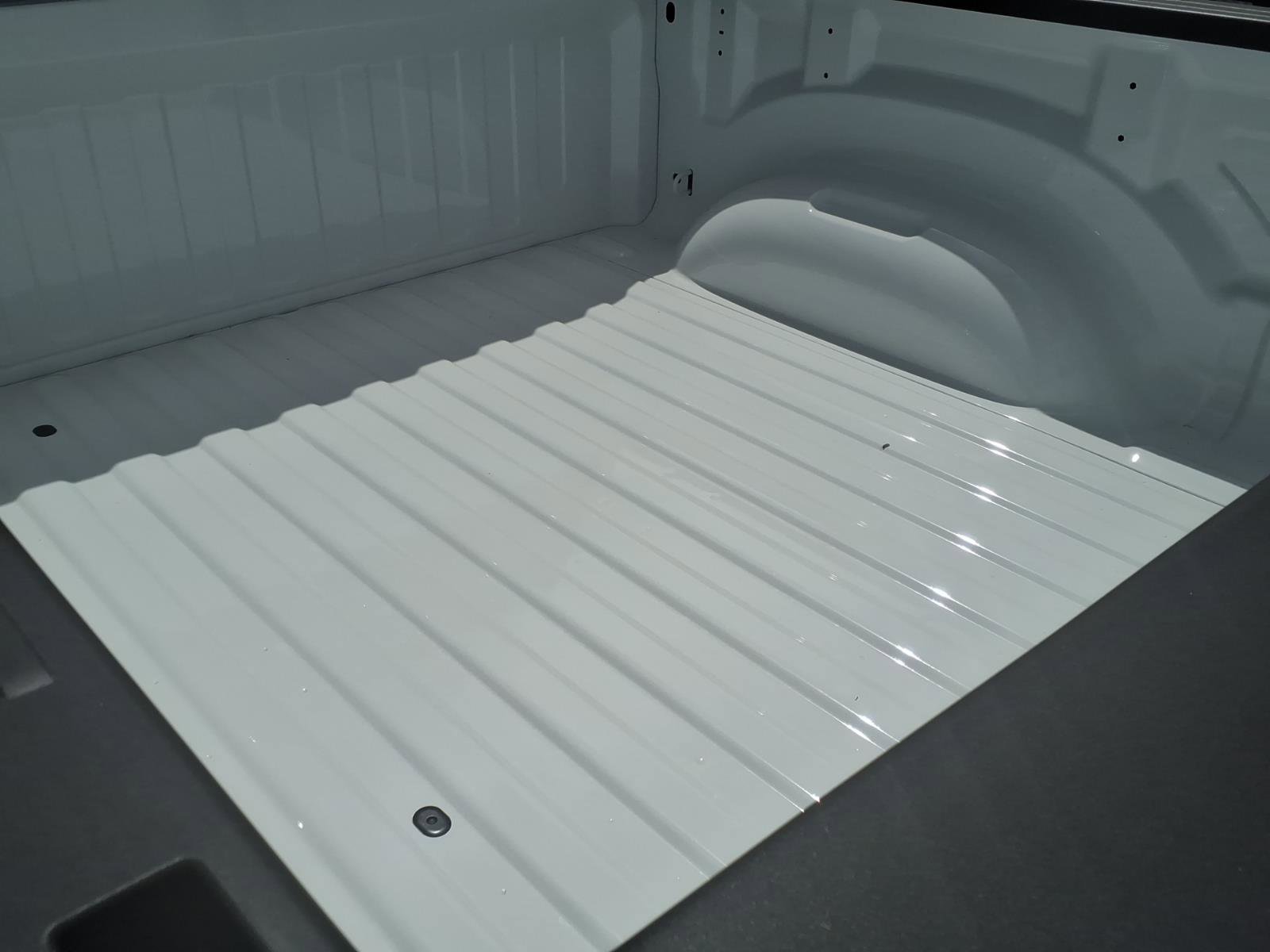 New 2026 Bright White Clear-Coat Exterior Paint RAM Big Horn image 5