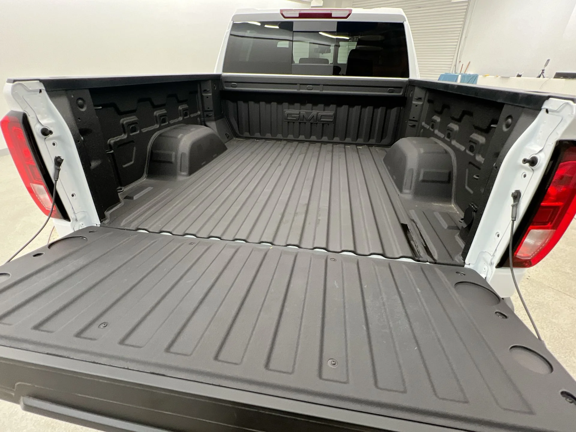 New 2026 Summit White GMC SLE image 78