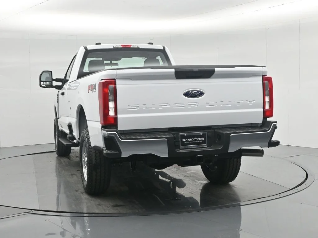 New 2026 Oxford White Ford XL image 23