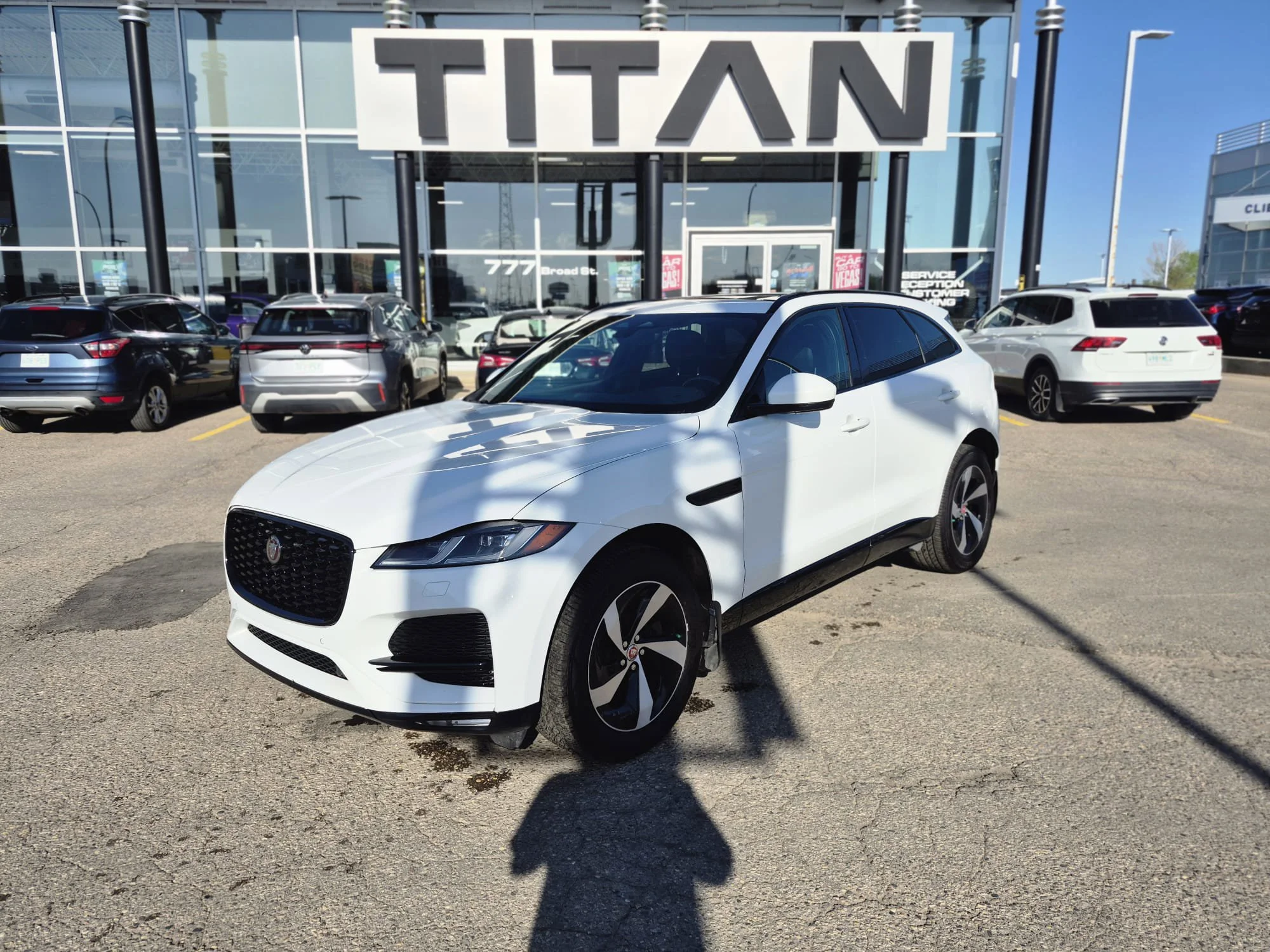 Used 2022 Fuji White Jaguar P250 S AWD*Nav | Htd Leather | Pano Roof | Htd Wheel | Blind Spot Detect | Meridian Audio | CarPlay image 2