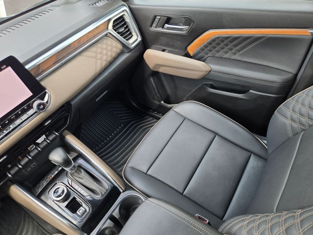 Used 2024 White GMC Denali image 15