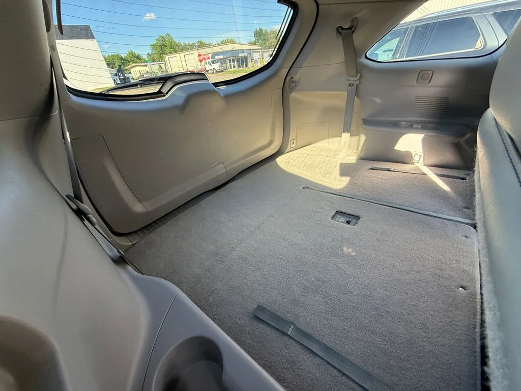 Used 2019 Silver Toyota XLE image 14