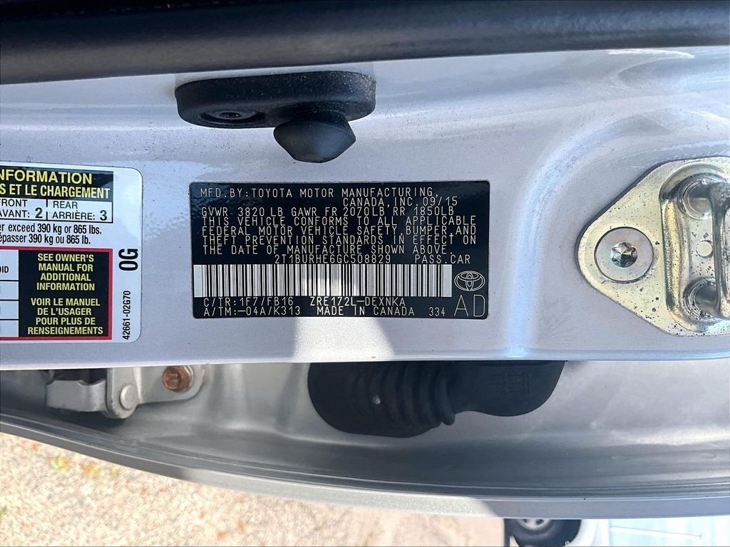 Used 2016 Silver Toyota LE image 9