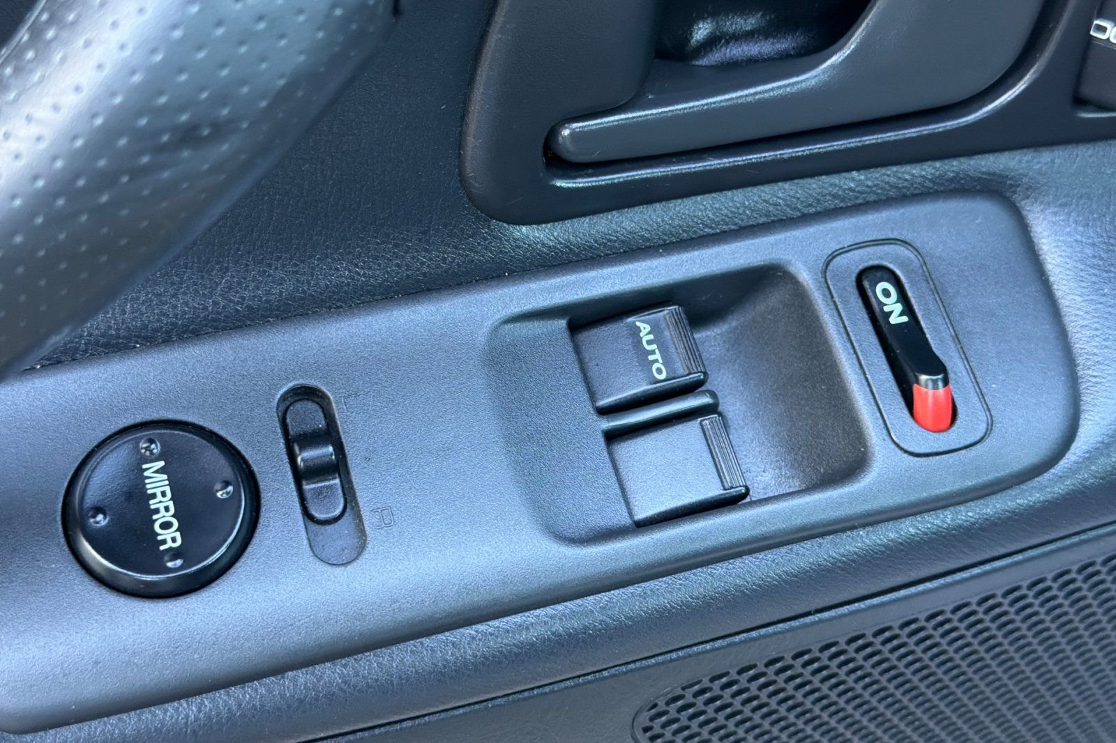 Used 2001  Honda Base image 14