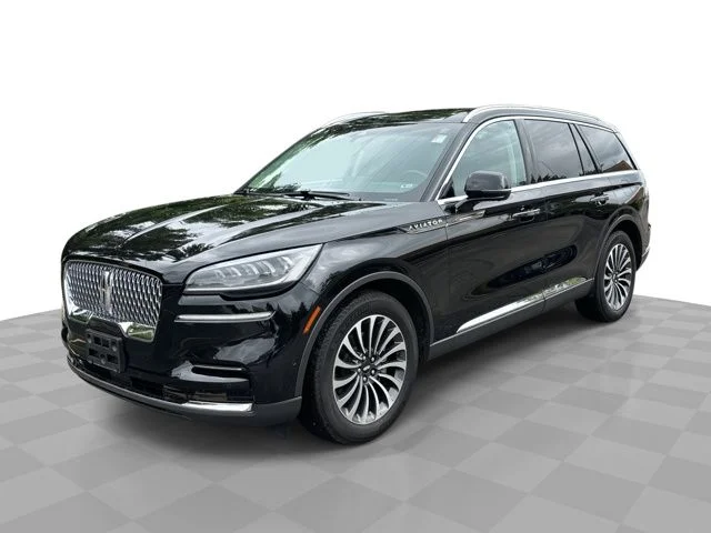 Used 2023 Black Lincoln Reserve image 1
