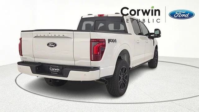 New 2025 Star White Metallic Tri-Coat Ford Platinum® image 31