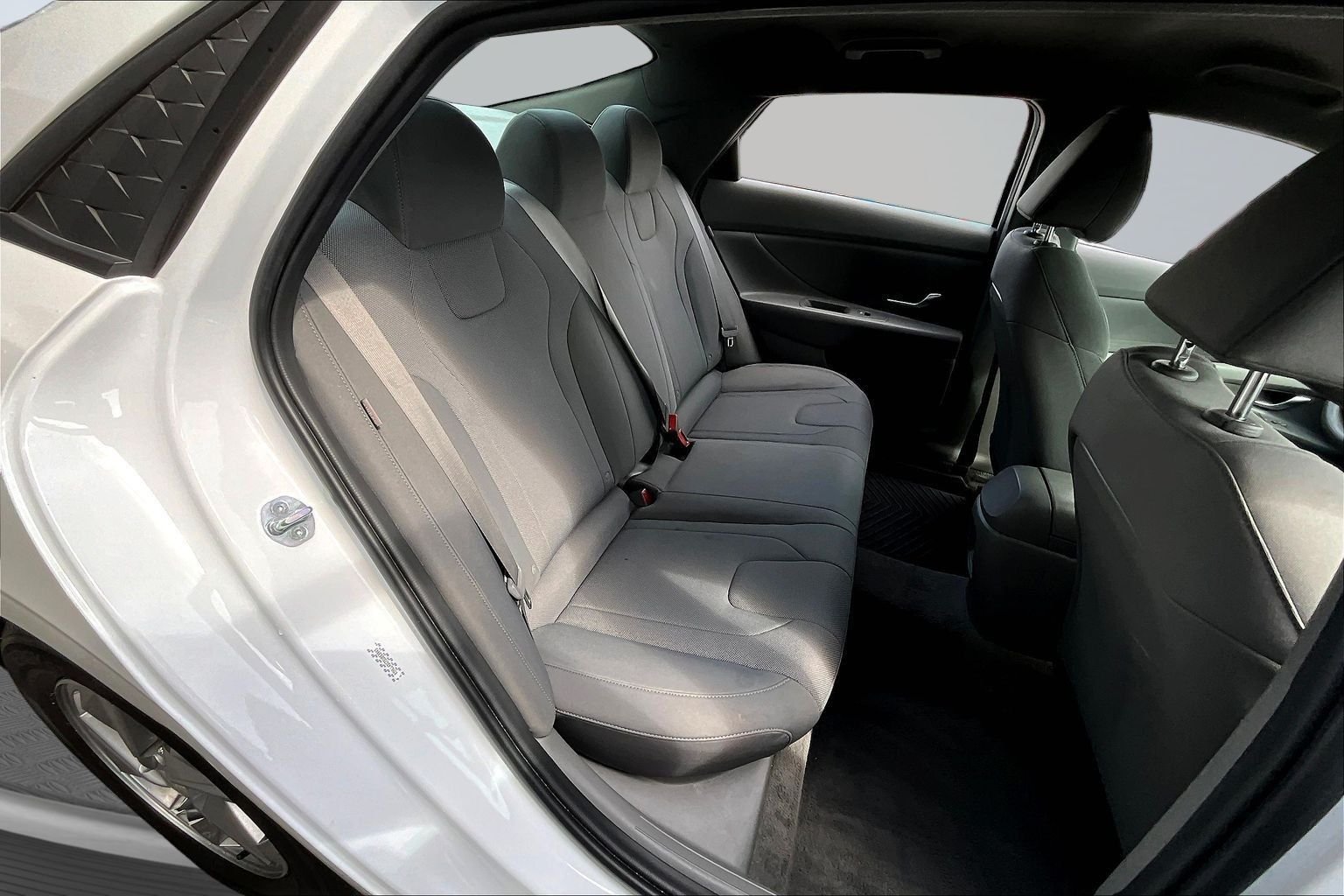 Certified Used 2025 White Hyundai SE image 22