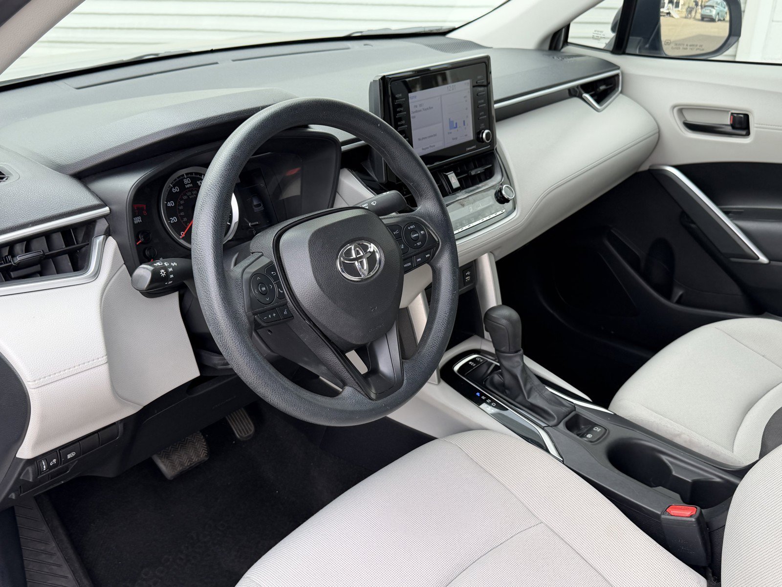 Certified Used 2022 Sonic Silver Toyota L image 18