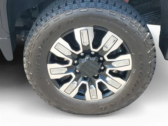 Used 2025 Titanium Rush Metallic GMC Denali image 31