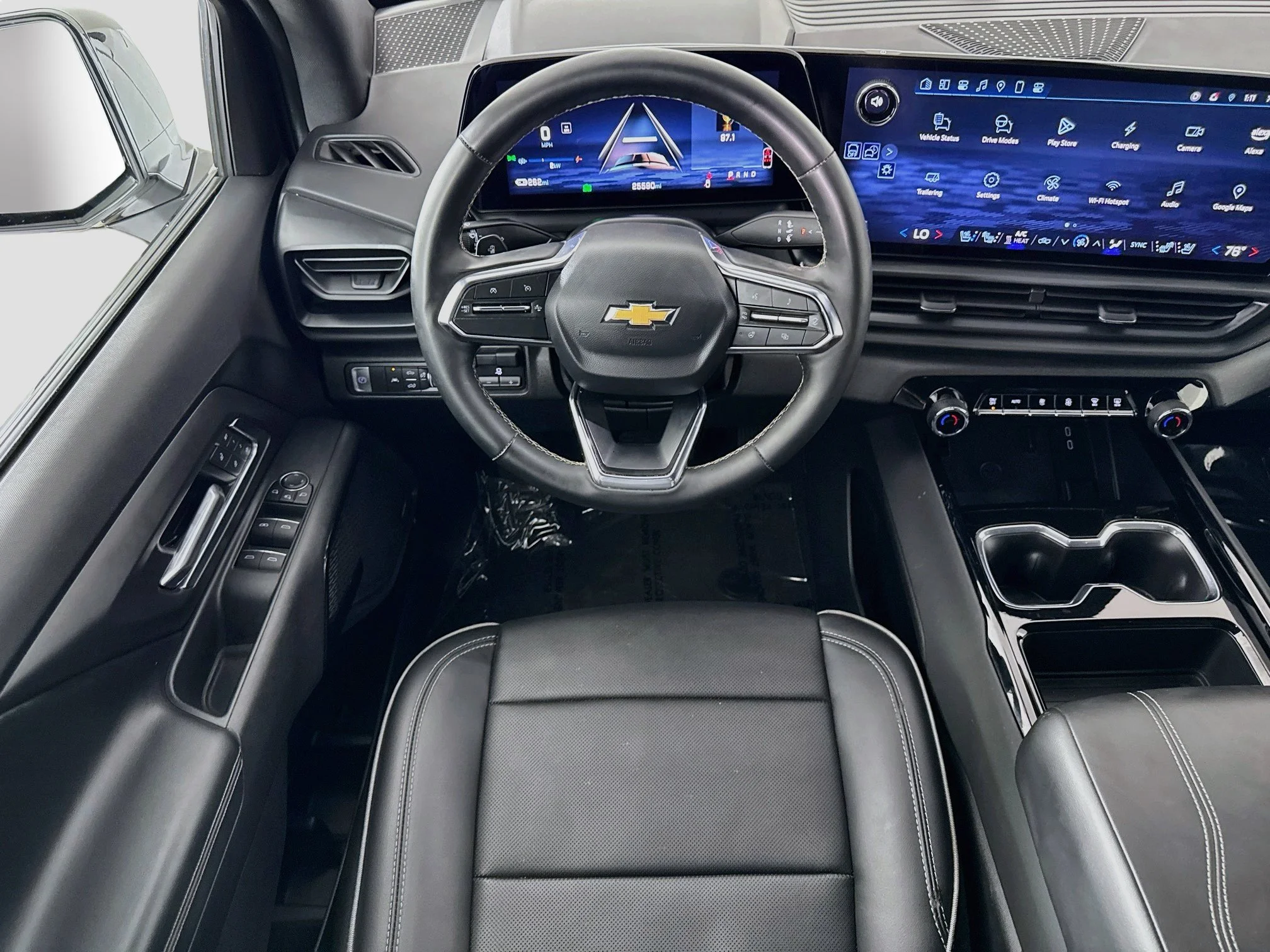 Used 2025 Summit White Chevrolet LT - Extended Range image 24