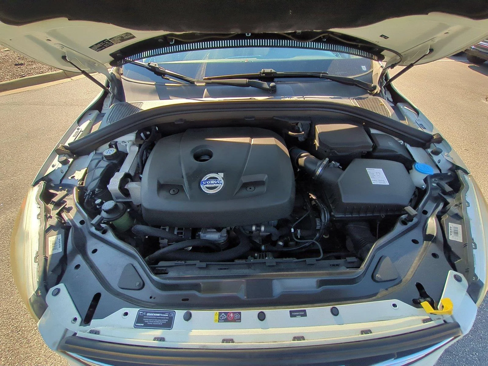 Used 2015 Ice White Volvo T5 Drive-E Premier image 37