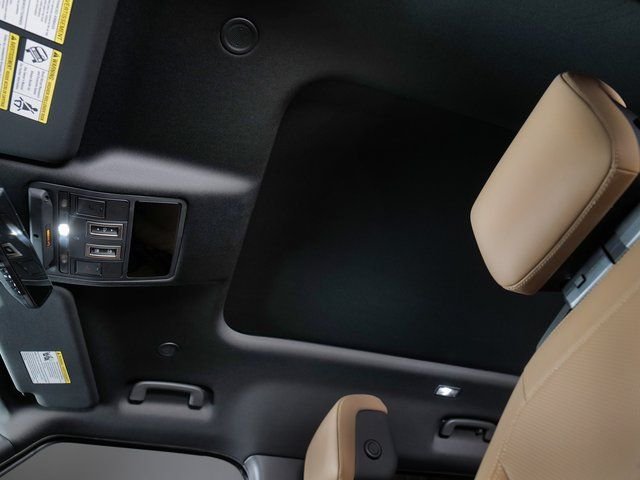 New 2026 Woolstone Green Land Rover X-Dynamic SE image 25