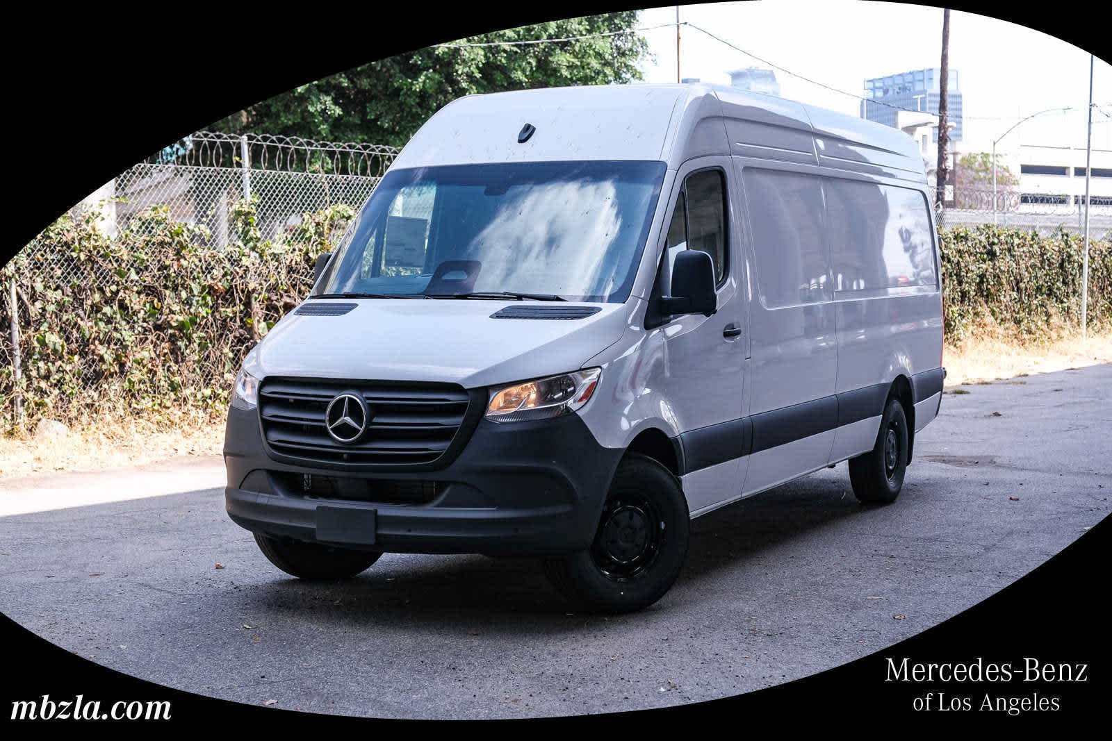 New 2026 Arctic White Mercedes-Benz Cargo 170WB High Roof RWD 2.0L I4 Diesel Turbo HO image 7
