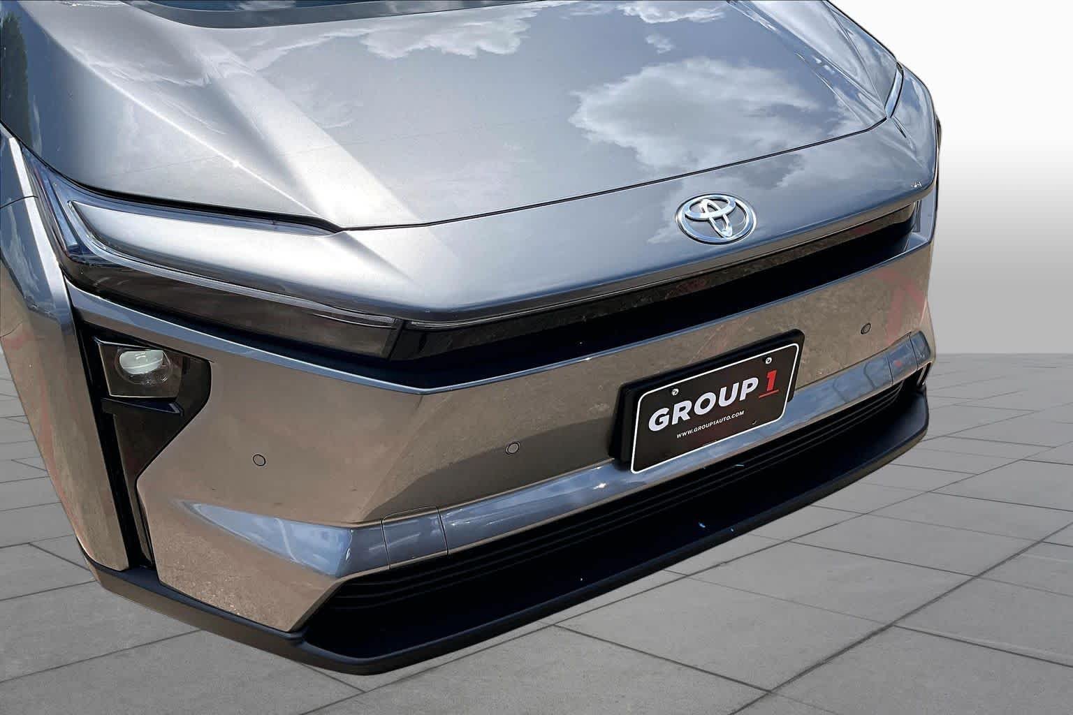 Used 2026 Heavy Metal Toyota XLE image 28