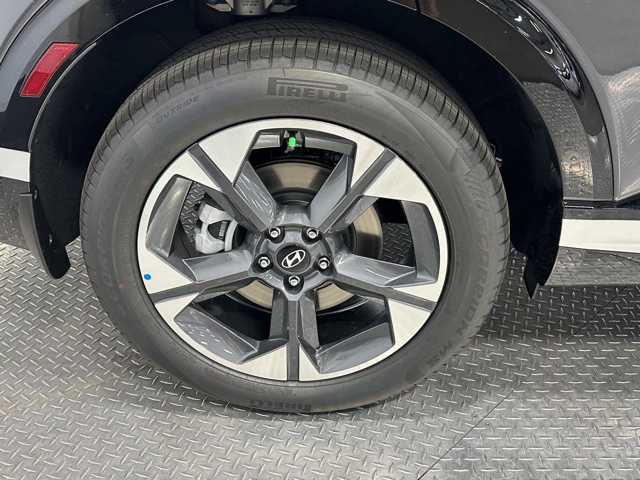 New 2027 Ecotronic Gray Pearl Hyundai Limited 8P image 55