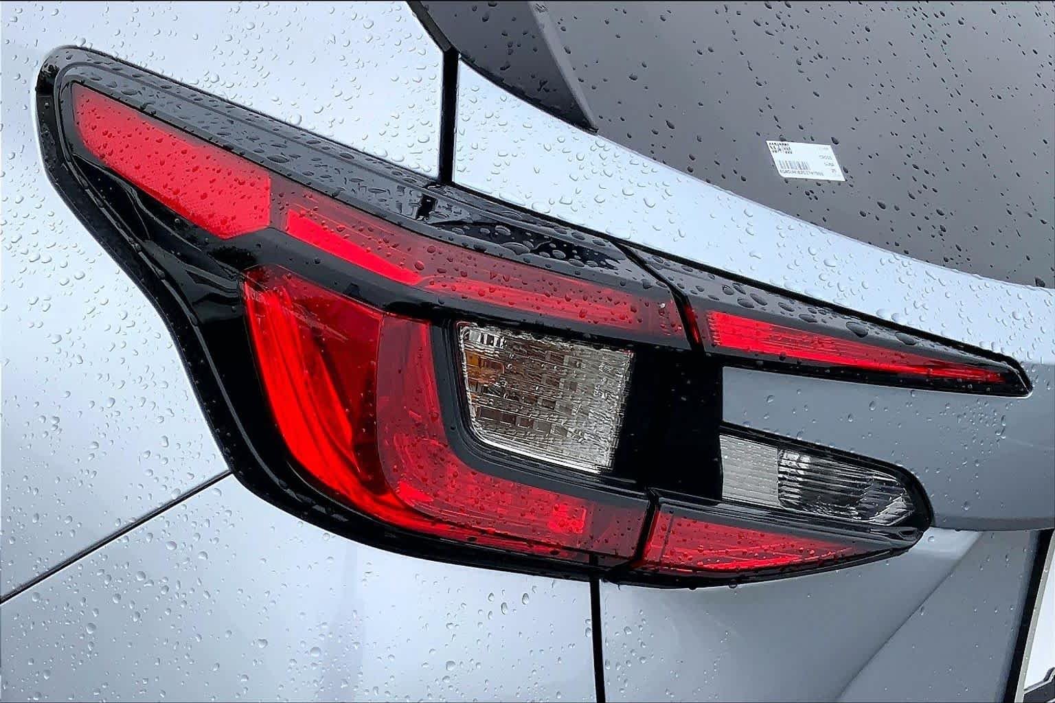 Used 2025 Ice Silver Metallic Subaru Wilderness image 27