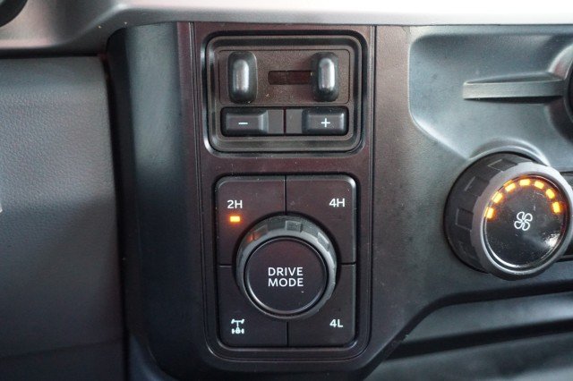 Used 2025 Oxford White Ford XLT image 27
