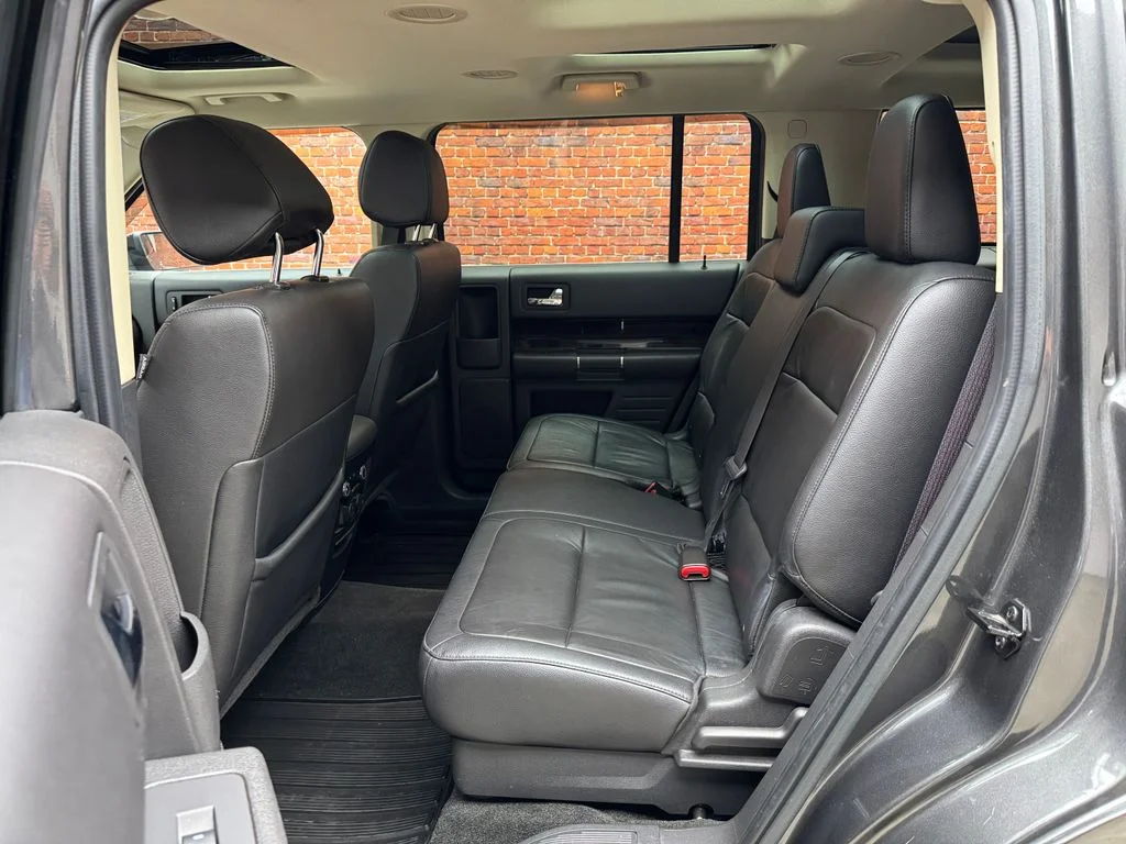Used 2019 Magnetic Ford SEL image 25