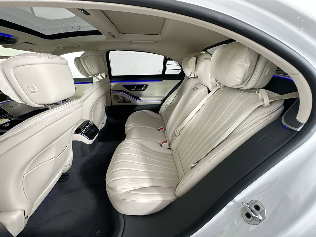 New 2026 MANUFAKTUR Moonlight White Metallic Mercedes-Benz S 500 image 60