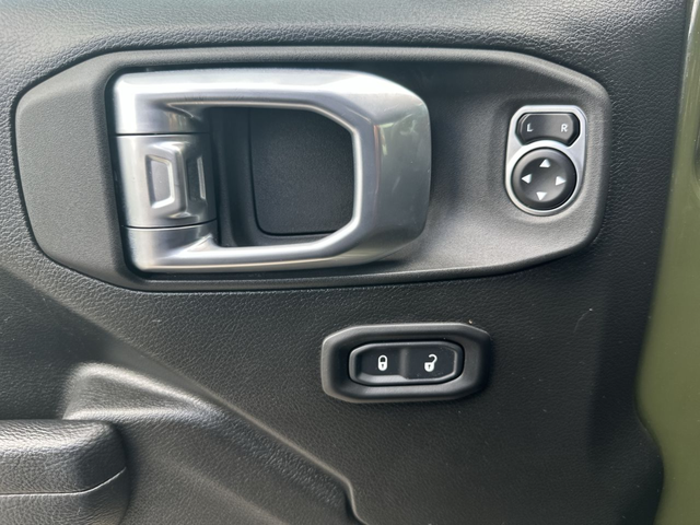 Used 2022 Green Jeep Rubicon image 42