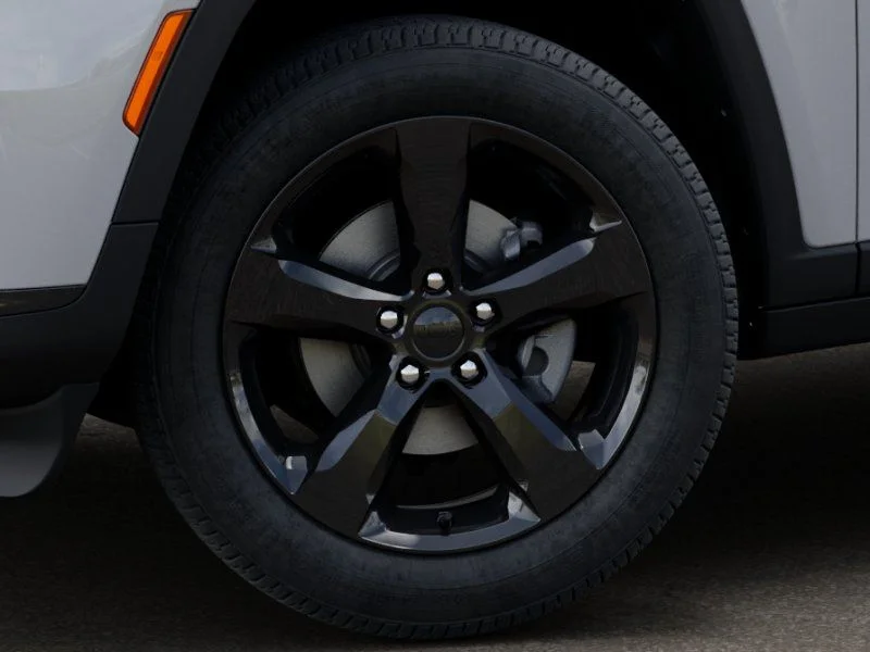 New 2025 Bright White Clear-Coat Exterior Paint Jeep Altitude X image 9