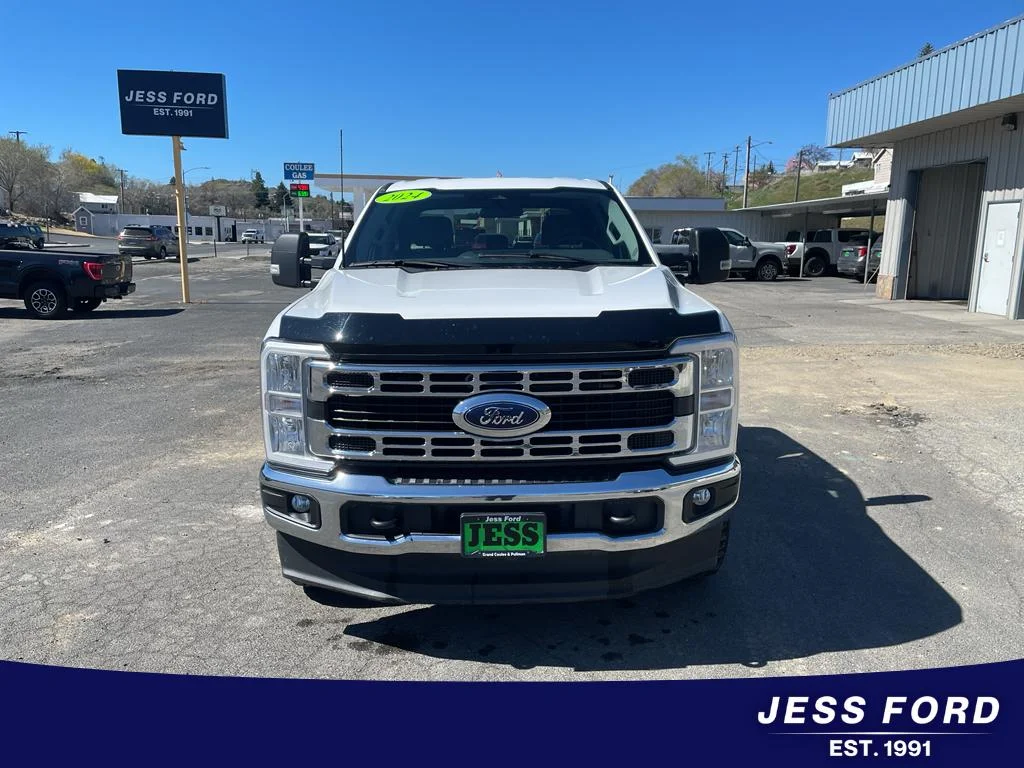 Used 2024 White Ford XLT image 9