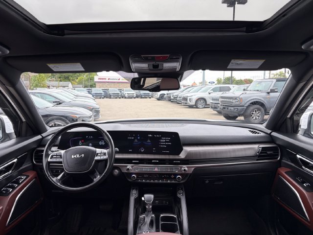 Certified Used 2024 White Pearl Kia EX image 32