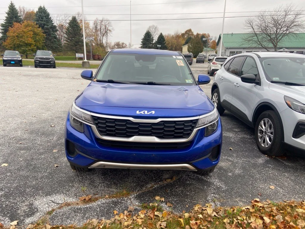 Used 2023 Neptune Blue Kia LX image 2
