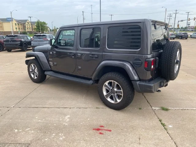 Used 2019 Granite Crystal Clearcoat Metallic Jeep Unlimited Sahara image 7