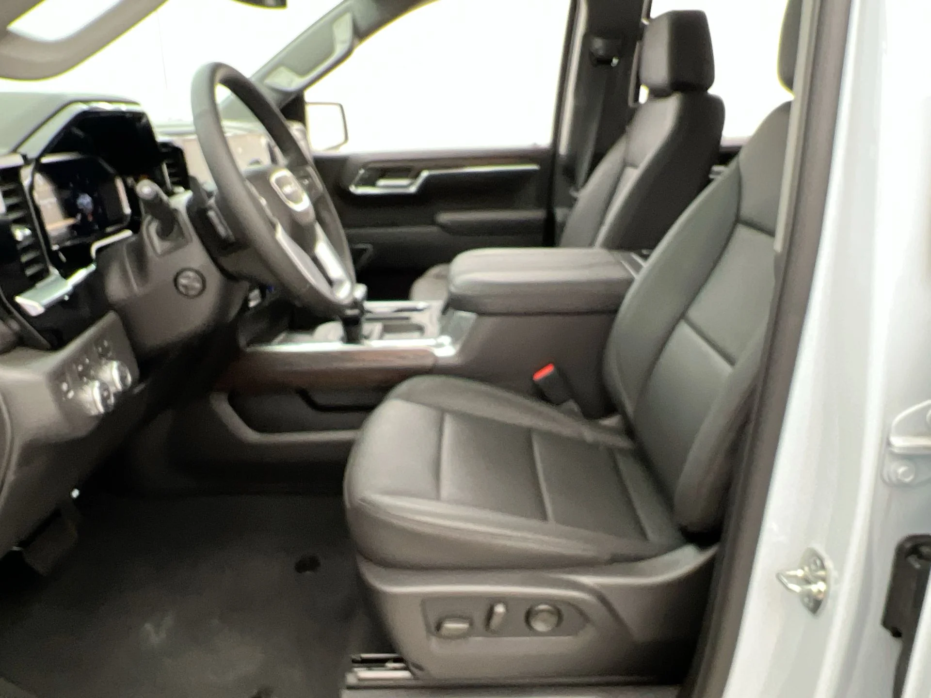2026 GMC Sierra 1500 SLT - Photo 63