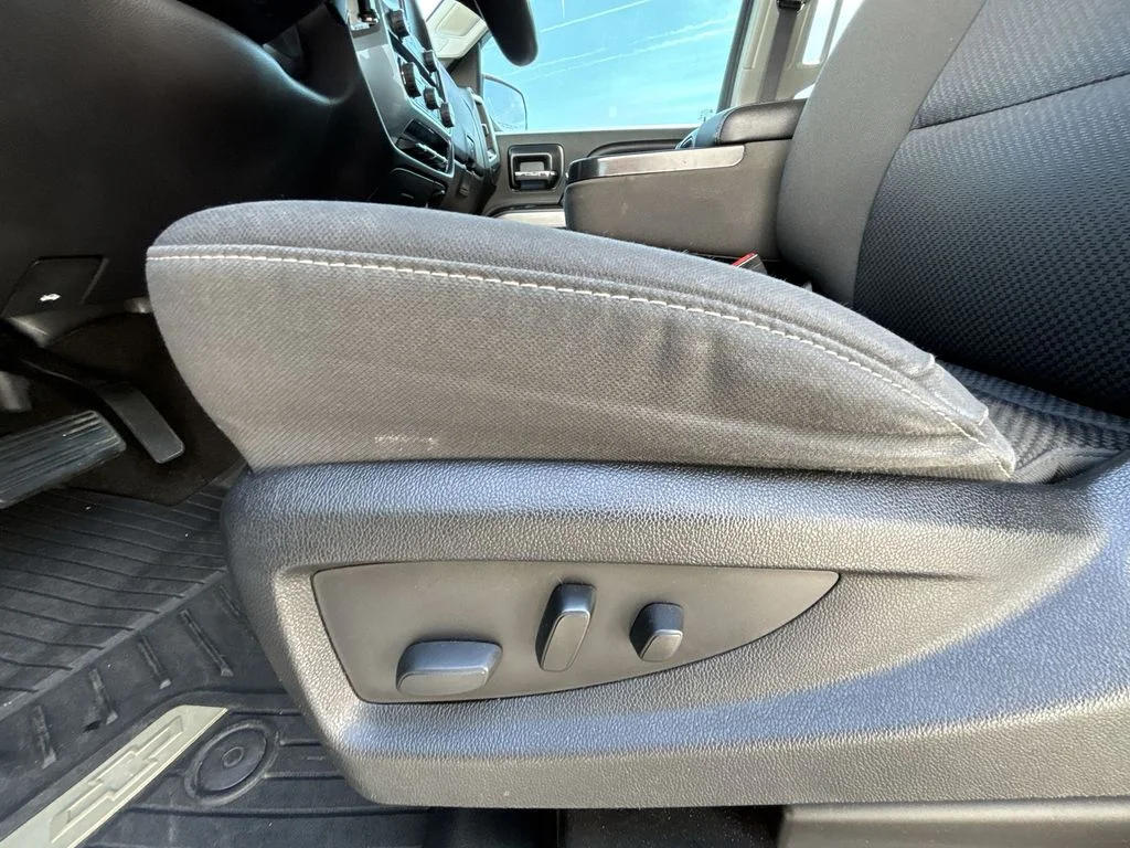 Used 2017 White Chevrolet LT image 14