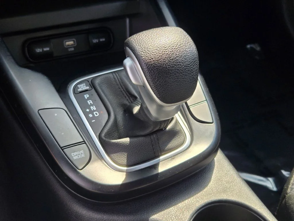 Used 2025 White Kia LX image 26